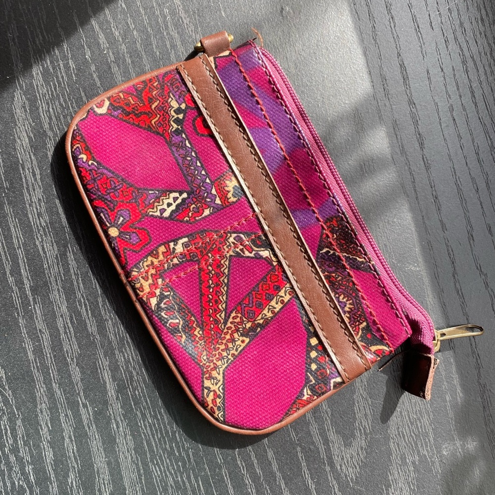 Mudd Peace Sign Accessories Bag
